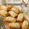 Financiers au chèvre présentés sur une belle assiette