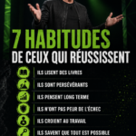 Femme souriante lisant un livre sur le développement personnel pour réussir dans la vie.