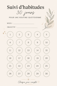 Femme utilisant un planner d'habitudes avec un stylo, entourée de fournitures de bureau