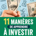 Femme souriante examinant des graphiques d'investissement sur un ordinateur
