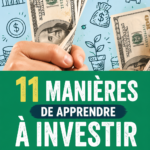 Femme souriante examinant des graphiques d'investissement sur un ordinateur