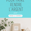 Une femme souriante consultant un ordinateur portable avec des graphiques financiers, symbolisant la gestion de l'argent.